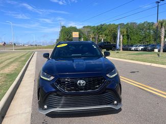 Used 2022 Toyota Highlander XSE video 1