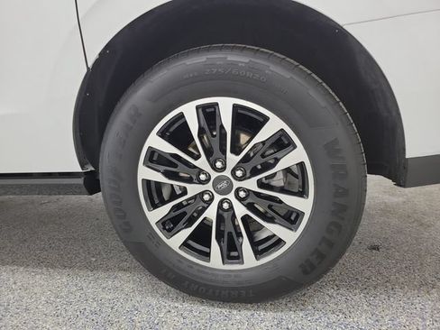Used 2025 Ford Expedition Max Platinum AWD/4WD image 5