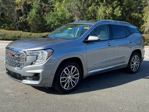 Used 2024 GMC Terrain Denali w/ Denali Premium Package image 4