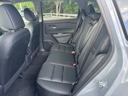 Used 2023 Nissan Rogue SL FWD image 7