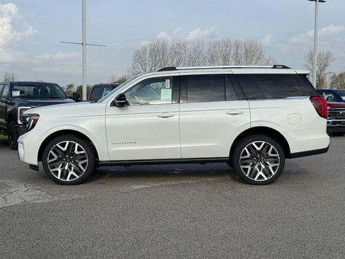 New 2026 Ford Expedition Platinum image 2