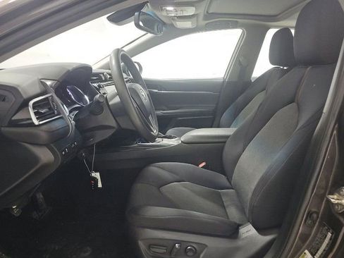 Used 2018 Toyota Camry LE w/ Moonroof Package FWD image 3