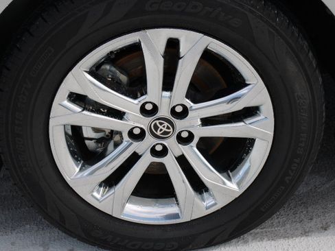 Certified 2023 Toyota Sienna Platinum image 9