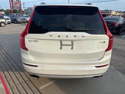 Used 2016 Volvo XC90 T6 Momentum image 7