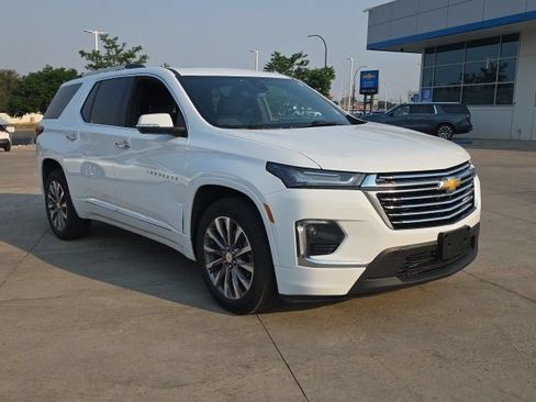 Used 2023 Chevrolet Traverse Premier AWD/4WD image 3