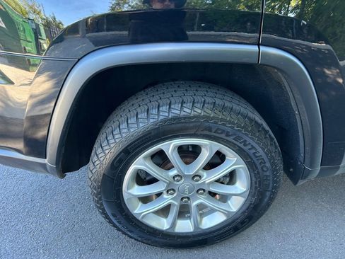 Used 2021 Jeep Grand Cherokee Laredo X AWD/4WD image 23