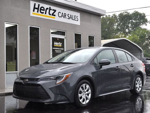 Used 2025 Toyota Corolla LE image 1