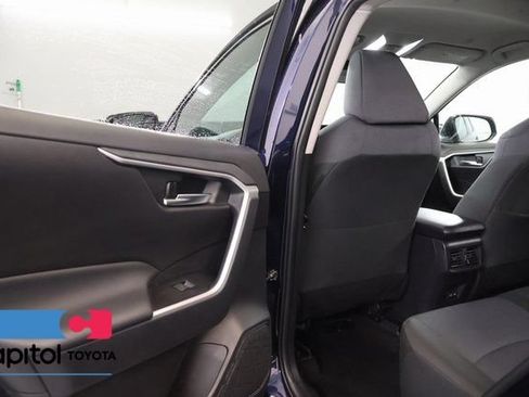 Used 2025 Toyota RAV4 XLE AWD/4WD image 27