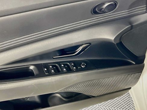Certified 2025 Hyundai Elantra Sport FWD image 18