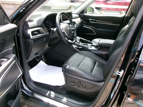 Used 2022 Kia Telluride SX w/ SX Prestige Package image 16