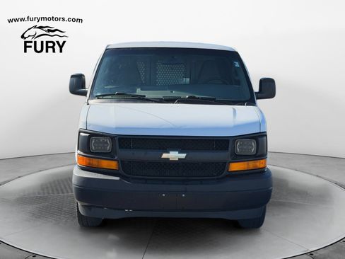 Used 2017 Chevrolet Express 2500 RWD image 9