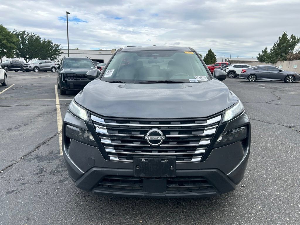 Used 2025 Nissan Rogue SV AWD/4WD image 15