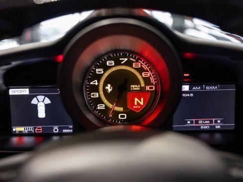 Used 2018 Ferrari 488 GTB RWD image 42