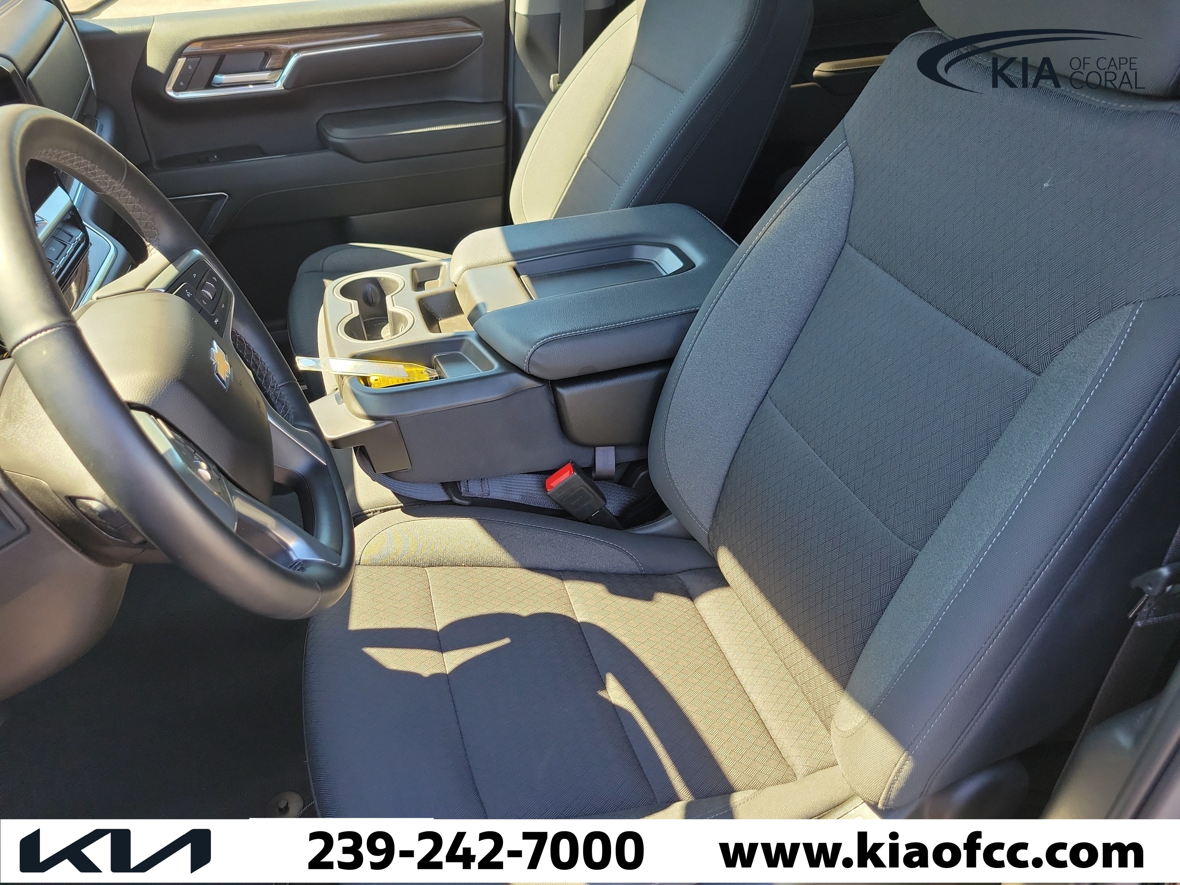Used 2023 Chevrolet Silverado 1500 LT w/ Safety Package AWD/4WD image 19