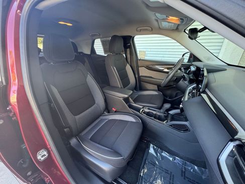 Used 2025 Chevrolet TrailBlazer LT image 34