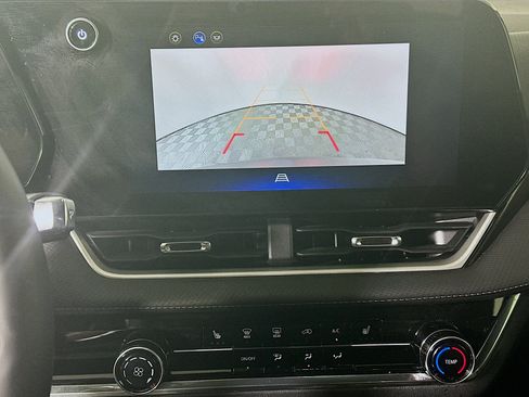 Used 2025 Chevrolet Equinox LT FWD image 25