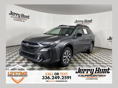 Used 2025 Subaru Outback Premium AWD/4WD image 1