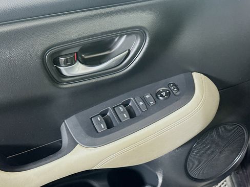 Used 2024 Honda HR-V LX image 15