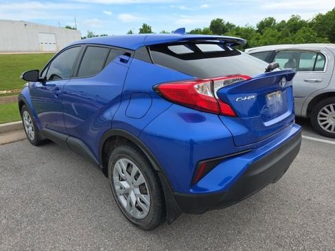 Used 2020 Toyota C-HR LE FWD image 3