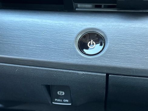 Used 2024 Nissan Ariya FWD image 23