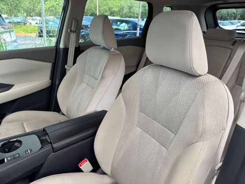 Used 2025 Nissan Rogue SV FWD image 36