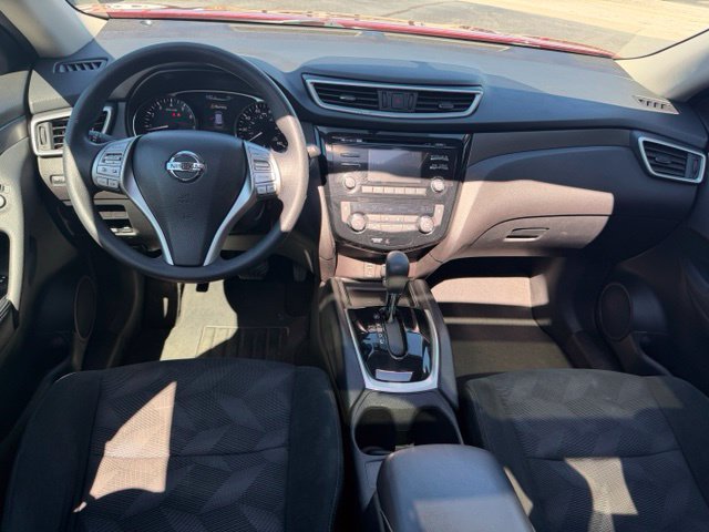 Used 2016 Nissan Rogue SV w/ SV Moonroof Package AWD/4WD image 17