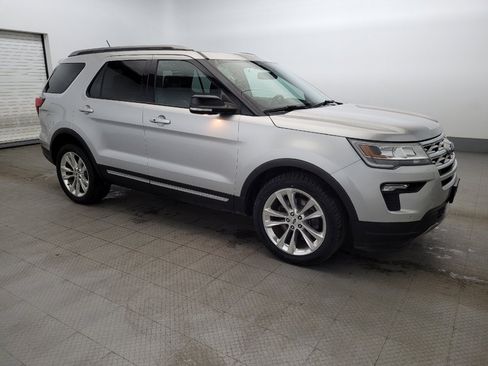 Used 2018 Ford Explorer XLT w/ Equipment Group 202A image 11