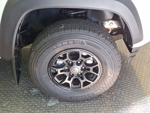 Used 2021 Toyota Tacoma SR image 27