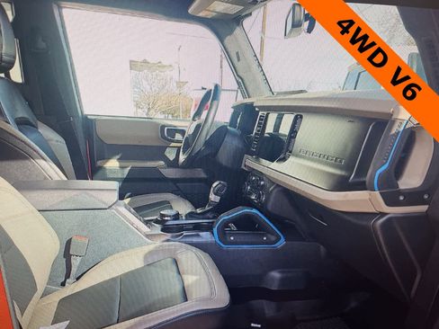 Used 2022 Ford Bronco Wildtrak image 10