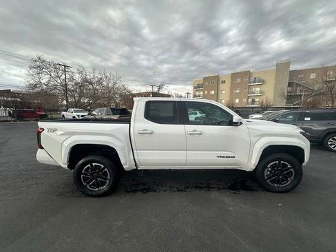 New 2026 Toyota Tacoma TRD Sport image 19