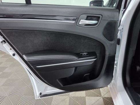 Used 2023 Chrysler 300 C image 29