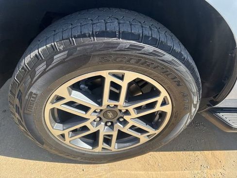 Used 2025 Ford Expedition Max Active AWD/4WD image 18