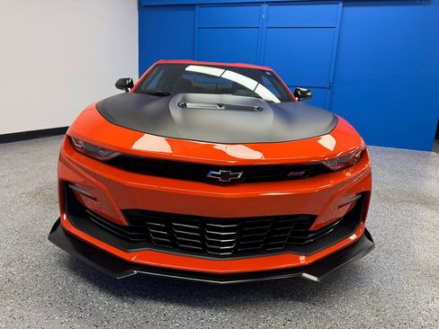 Used 2021 Chevrolet Camaro SS RWD image 2