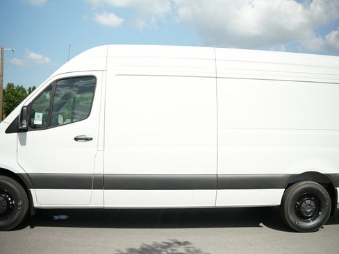 New 2025 Mercedes-Benz Sprinter 2500 image 4