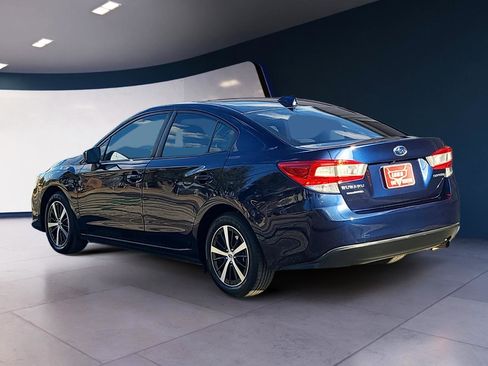 Used 2021 Subaru Impreza 2.0i Premium image 3