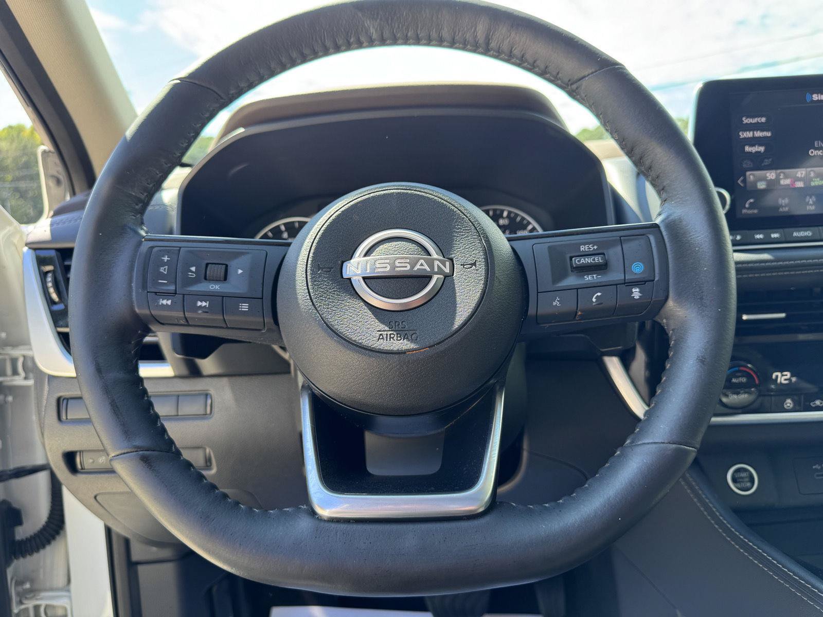 Used 2023 Nissan Rogue SL FWD image 3