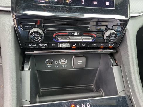 Used 2025 Jeep Grand Cherokee Laredo X RWD image 28
