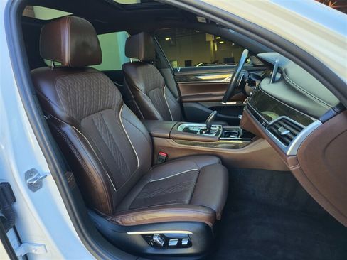 Used 2016 BMW 740i RWD image 28