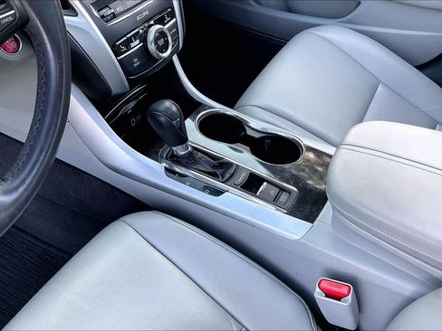 Used 2018 Acura TLX image 19