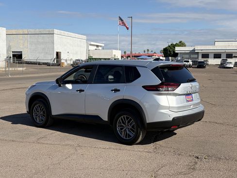 Used 2024 Nissan Rogue S image 4