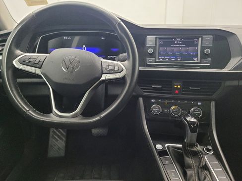 Used 2024 Volkswagen Jetta SE w/ Panoramic Sunroof Package image 22