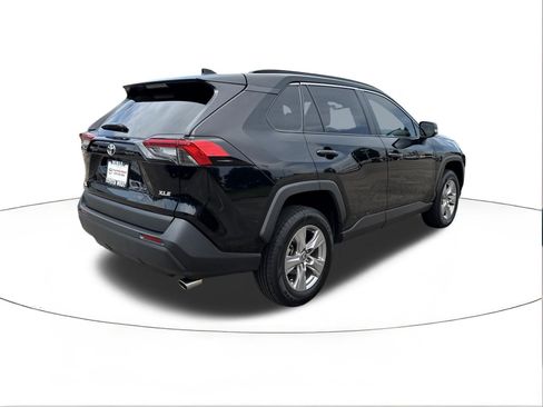 Used 2024 Toyota RAV4 XLE FWD image 3