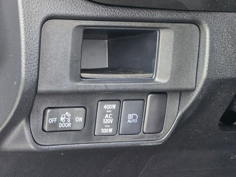 Used 2019 Toyota Tacoma TRD Sport AWD/4WD image 36