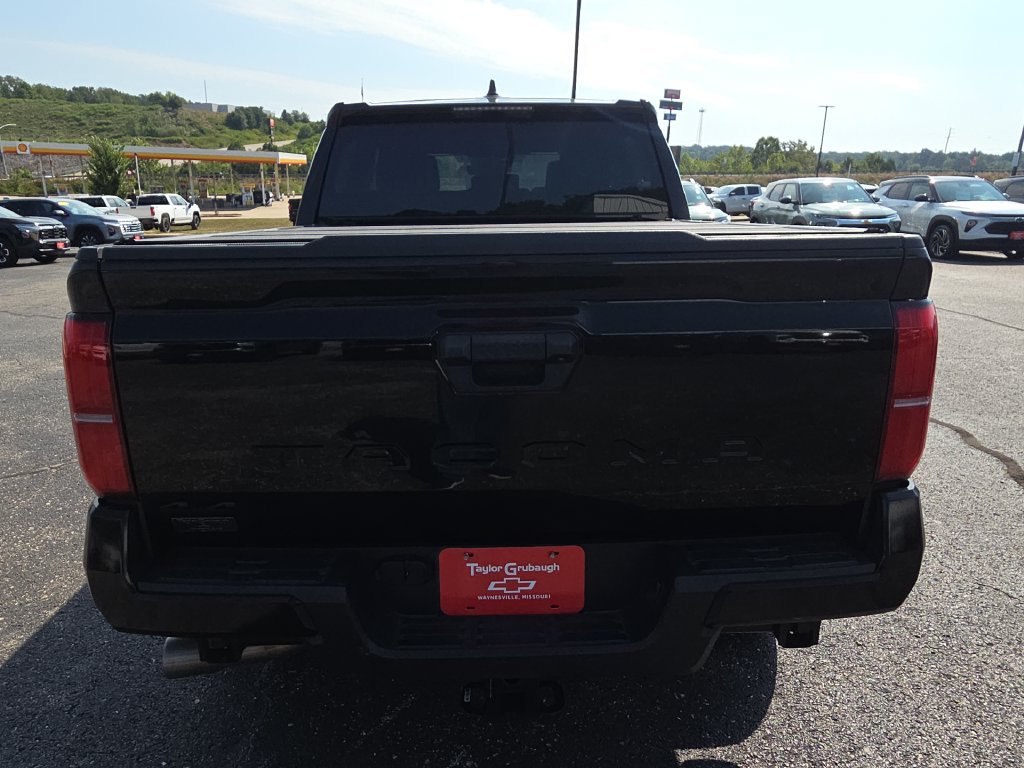 Used 2025 Toyota Tacoma TRD Off-Road AWD/4WD image 7