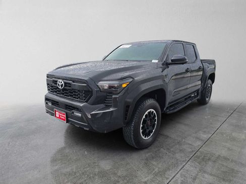 Used 2024 Toyota Tacoma TRD Off-Road w/ TRD Off Road Premium Package AWD/4WD image 8