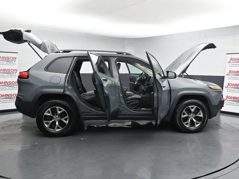 Used 2014 Jeep Cherokee Trailhawk w/ Comfort/Convenience Group image 42
