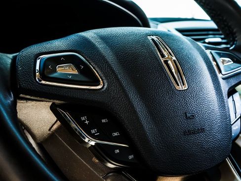 Used 2017 Lincoln MKC Select AWD/4WD image 25