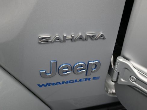 Used 2023 Jeep Wrangler Unlimited Sahara image 38