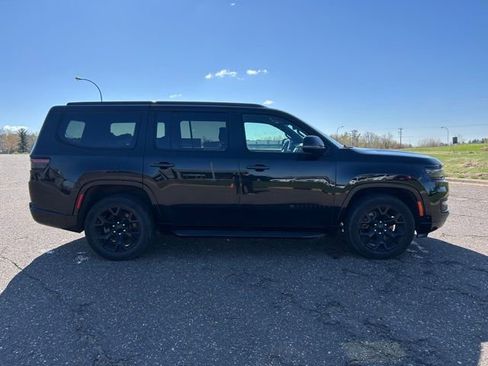 Used 2024 Jeep Wagoneer Series II AWD/4WD image 7