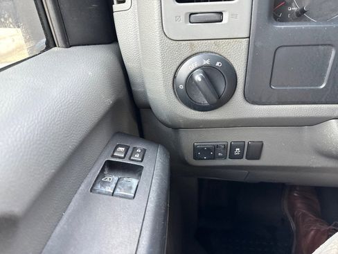 Used 2012 Nissan NV 2500 SV image 5